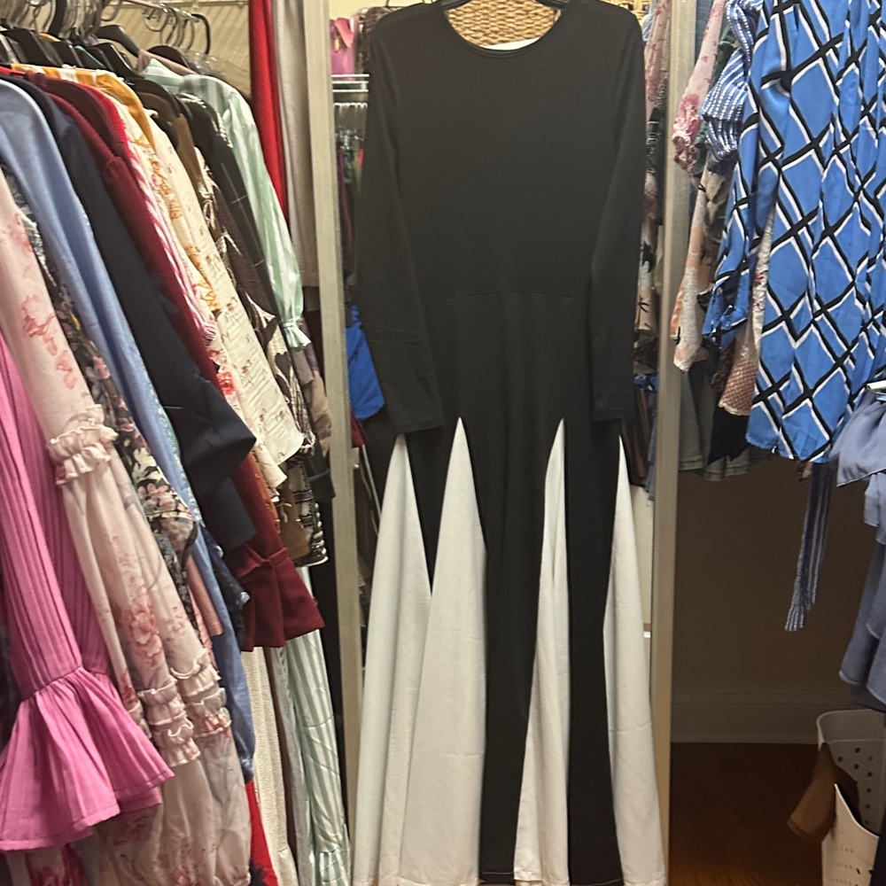 Elegant Black and White Maxi Dress